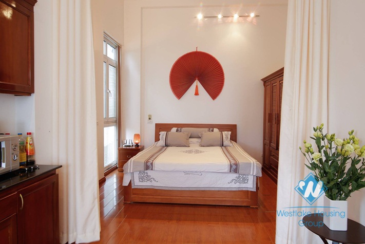 Modern, lake-view apartment for rent in Xuan Dieu street